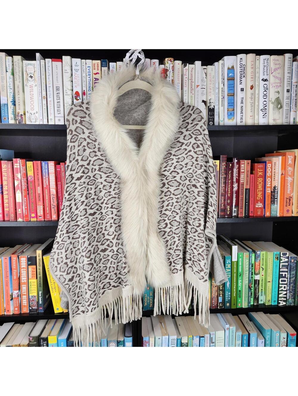Chic Animal Print Poncho with Faux Fur Medium